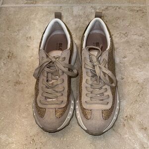 Blondo Tan Sneakers Suede Textile Comfort